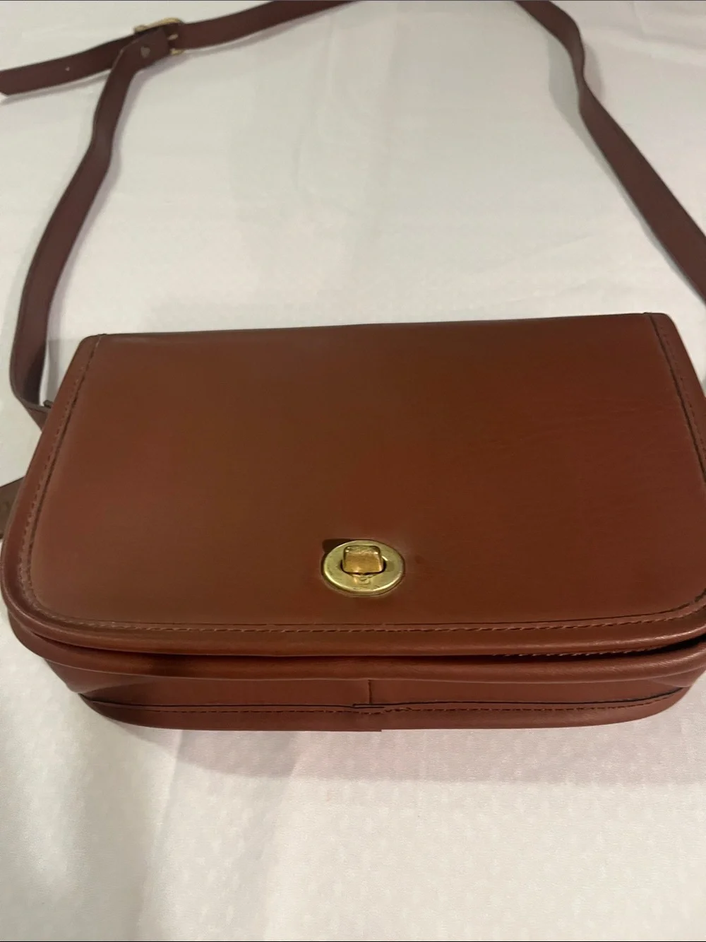 Vintage Coach Brown Leather Crossbody with Gold Turn-Lock 9790/ Classic 1980/